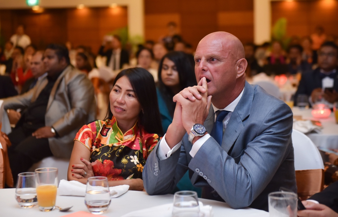 ސެޕްޓެމްބަރު 28، 2017- ރާއްޖެ އާއި ޗައިނާއާ ދެމެދު އޮތް ގުޅުމަށް 45 އަހަރު ފުރުން ފާހަގަކުރުމަށާއި އެ ގައުމުގެ 68 ވަނަ ގައުމީ ދުވަސް ފާހަގަކުރުމަށް ބޭއްވި ހަފުލާގެ ތެރެއިން.---މިހާރު ފޮޓޯ: ހުސެއިން ވަހީދު