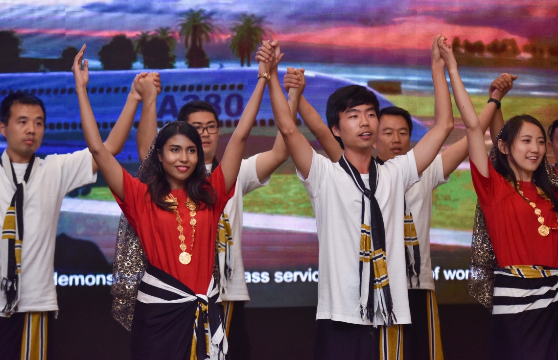 ސެޕްޓެމްބަރު 28، 2017- ރާއްޖެ އާއި ޗައިނާއާ ދެމެދު އޮތް ގުޅުމަށް 45 އަހަރު ފުރުން ފާހަގަކުރުމަށާއި އެ ގައުމުގެ 68 ވަނަ ގައުމީ ދުވަސް ފާހަގަކުރުމަށް ބޭއްވި ހަފުލާގެ ތެރެއިން.---މިހާރު ފޮޓޯ: ހުސެއިން ވަހީދު