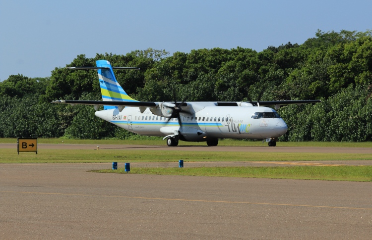 ގަދަކަމުން ފްލައިޓަކަށް އަރައި ކުޑަކުއްޖަކު އަތުލައިފި