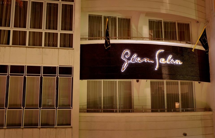 ހިއްސާދާރުން މައްސަލަ ޖެހި، ގްލެމް ސެލޫން ބަންދުކޮށްފި