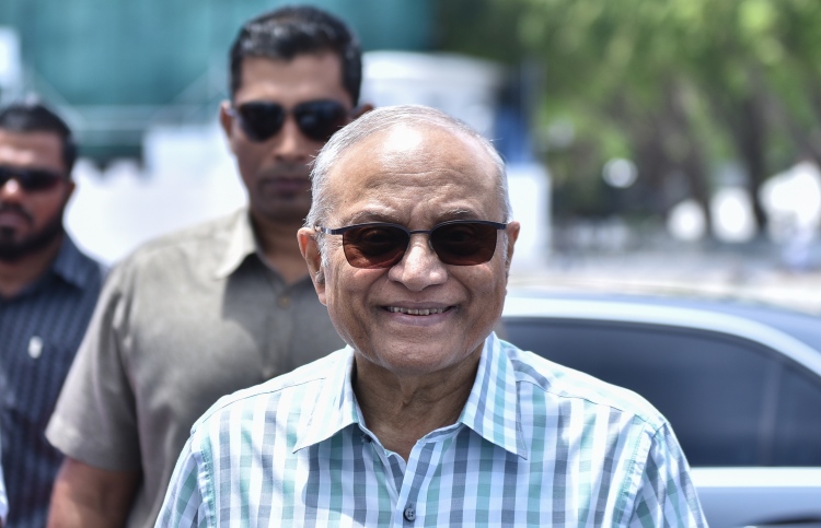 ހުރިހާ ތުހުމަތަކަށް މައުމޫން އިންކާރު ކުރައްވާ: ވަކީލް