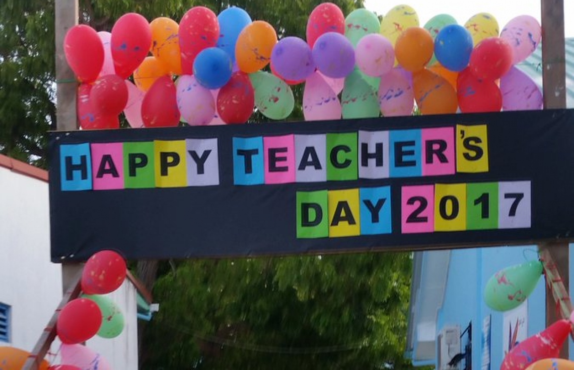 މާލެ: އޮކްޓޯބަރު 5، 2017: ގާފަރު ސްކޫލުގައި ޓީޗަރުންގެ ދުވަސް ފާހަގަ ކުރުމުގެ ގޮތުން ސްކޫލު ޒީނަތަތްރިކޮށްފައި.-- ފޮޓޯ: ހުސެން ވަހީދު/ މިހާރު