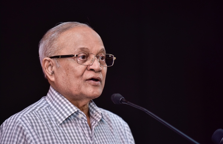 ދޭން އުޅޭ ހަމަލާގެ ތަފްސީލަށް މައުމޫން އެދިވަޑައިގެންފި