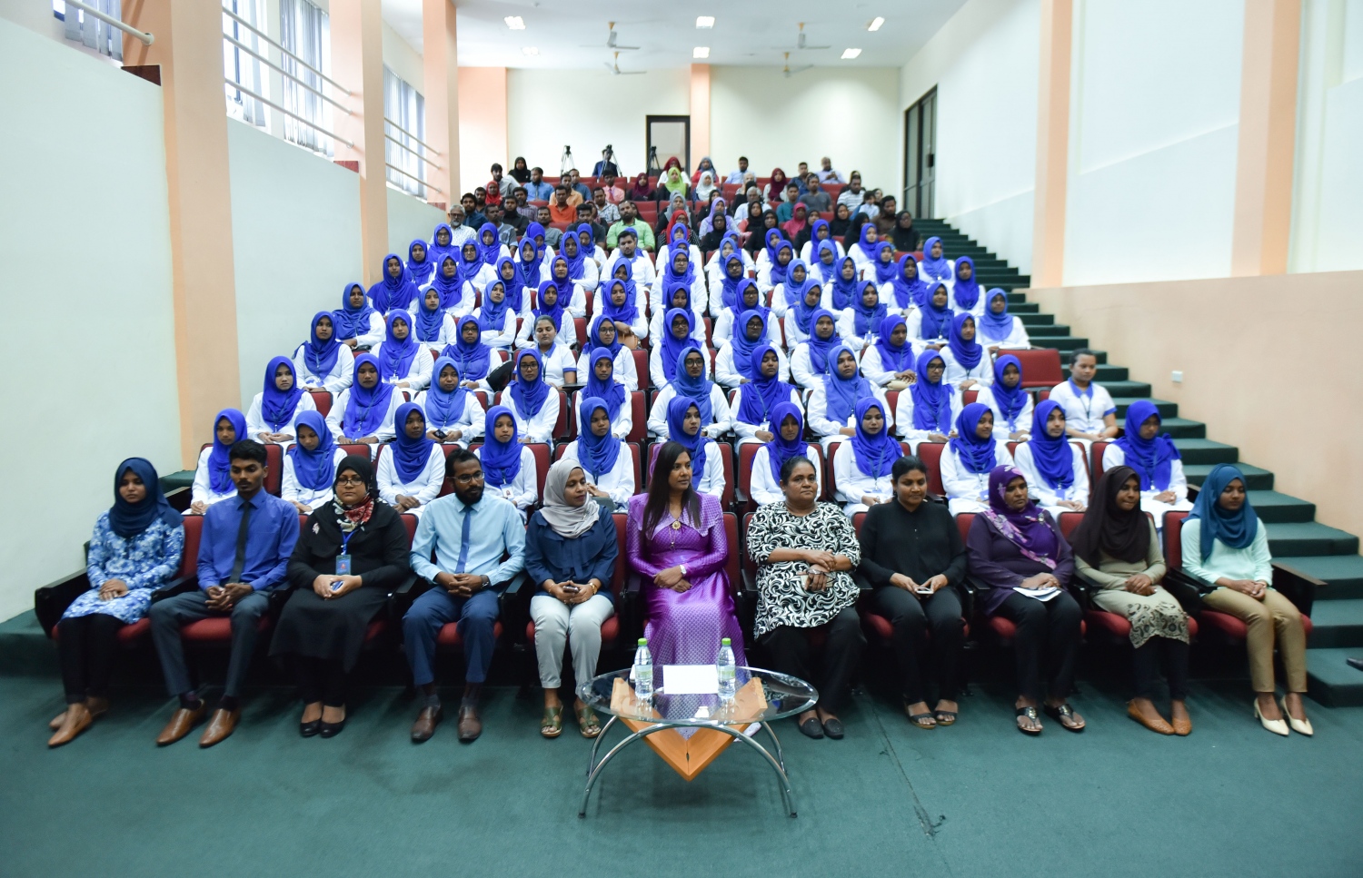 އަމަލީ ތަޖުރިބާ ހޯދަން މާދަމާ އިންޑިއާއަށް ފުރާ ދަރިވަރުންް - މިހާރު ފޮޓޯ: ހުސެއިން ވަހީދު