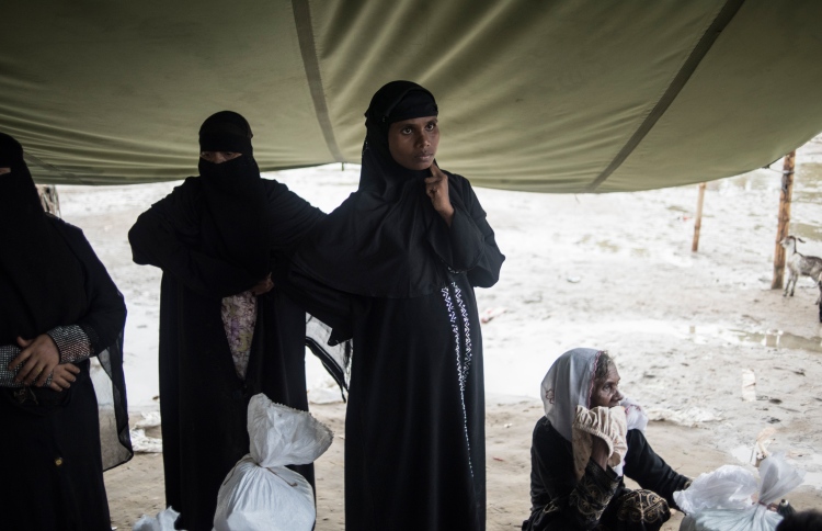 ރޮހިންޖާ ރެފިއުޖީއަކާ ކައިވެނިކުރި ބަންގާޅު މީހަކު ހޯދަނީ