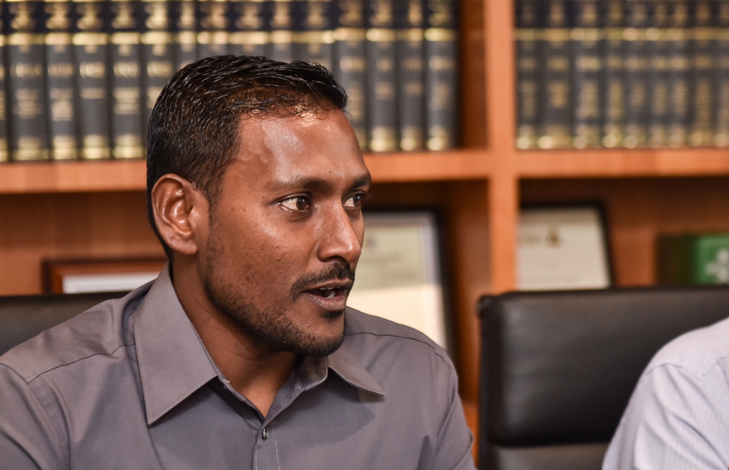 ގާނޫނީ ވަކީލް ޝަމީމް