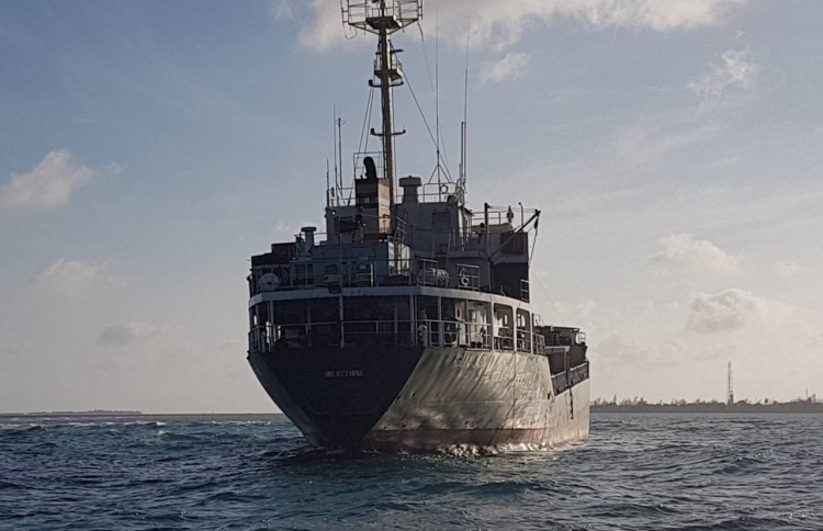 އެސްޓީއޯގެ ތެޔޮބޯޓެއް ފަރަކަށް އަރައިފި