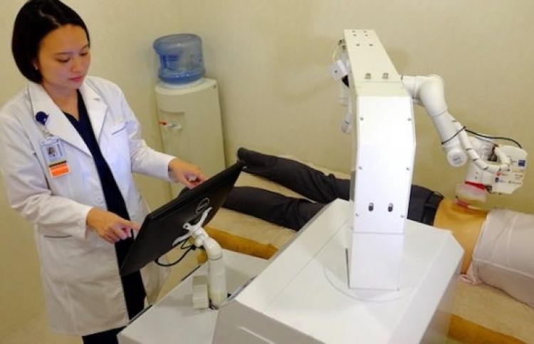 ރޮބޮޓެއް ލައްވައި މަސާޖުކޮށްލަން ކެރޭނެތަ؟