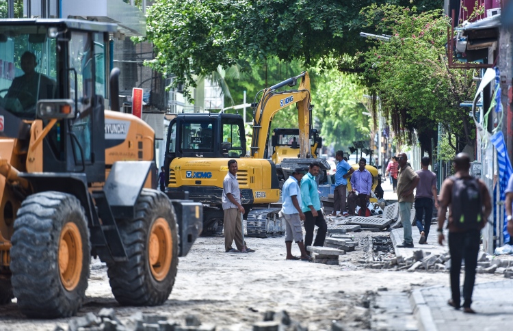 މާލޭގެ މަގުތައް މަރާމާތުކުރަން 2 މިލިއަން ގާ ހޯދަނީ