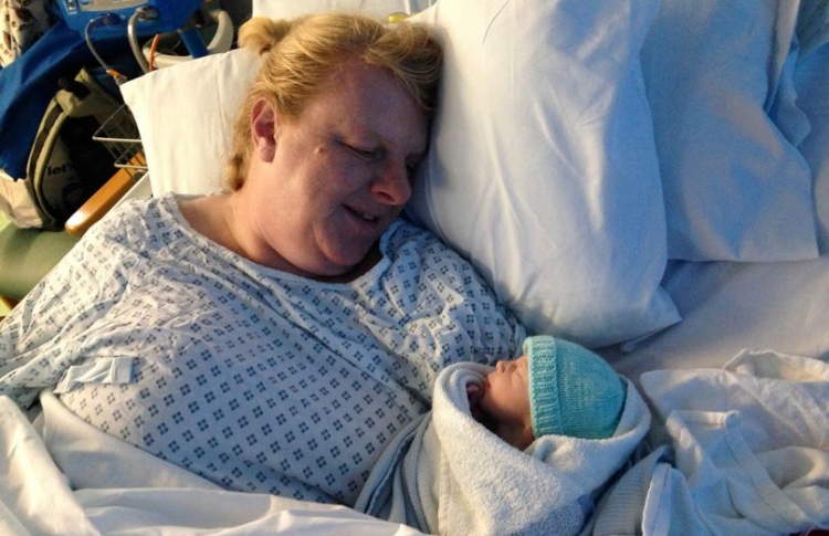 18 ފަހަރު ބައިގެން ދިޔަ މީހަކަށް ދަރިއެއް ލިބިއްޖެ