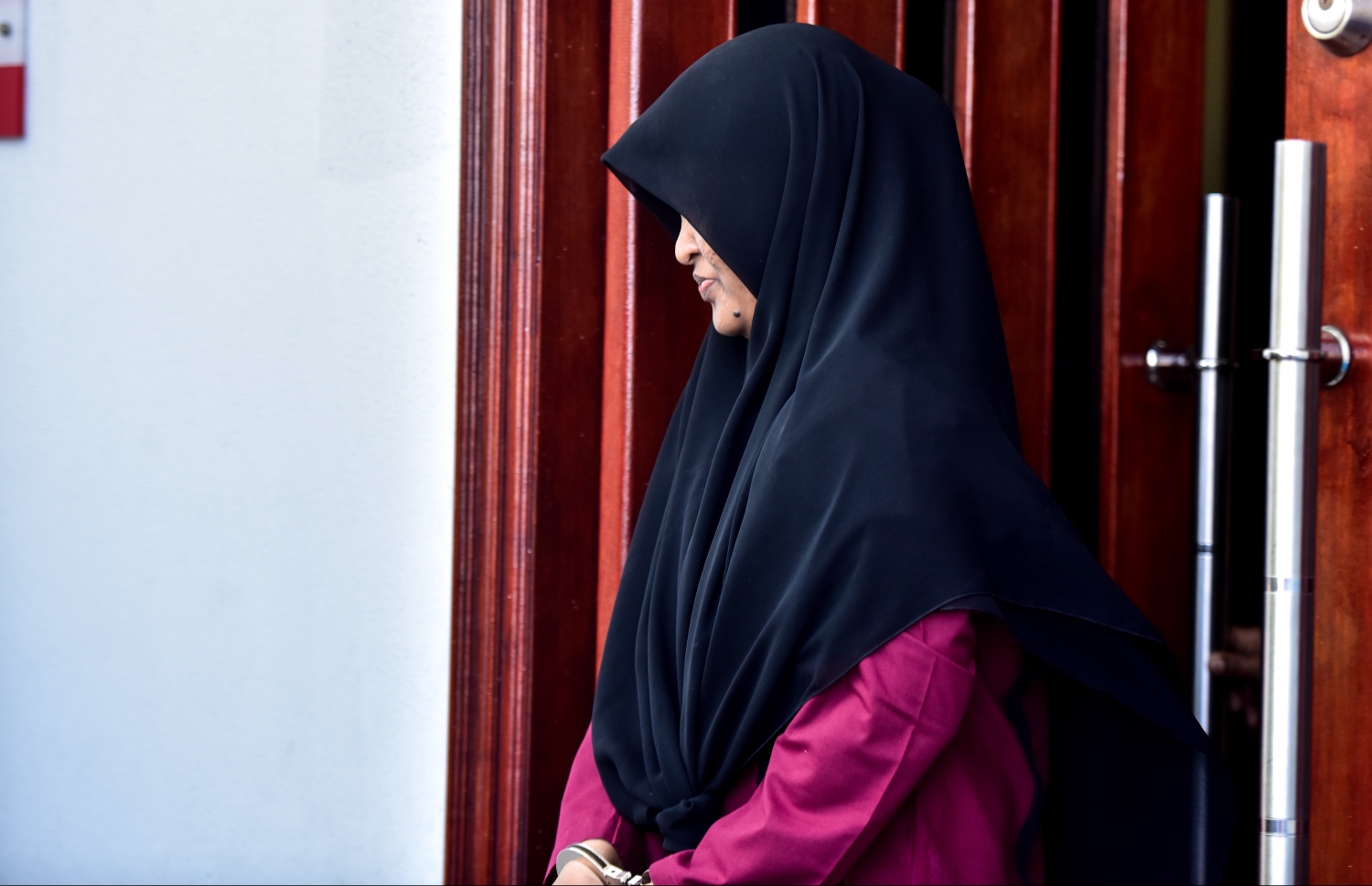 އާފިޔާ ކޯޓުން ނެރެނީ: އޭނާ ވަނީ އިބްތިހާލަށް އަނިޔާކުރި ކަމަށް އެއްބަސްވެފައި --މިހާރު ފޮޓޯ/ނިޝާން އަލީ