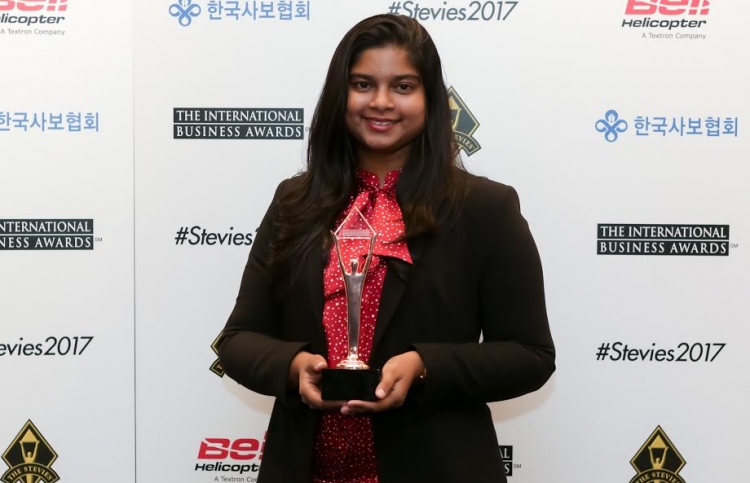 އުރީދު އަށް ބައިނަލްއަގުވާމީ ދެ އެވޯޑެއް ލިބިއްޖެ