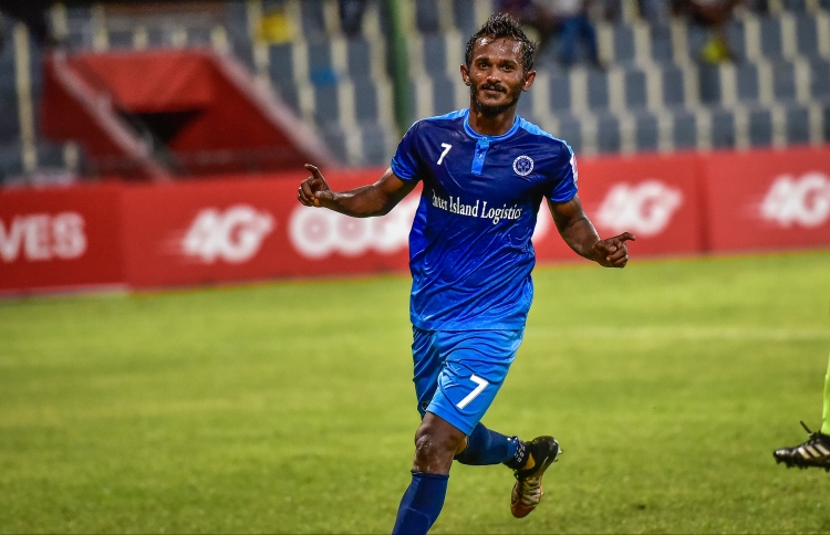 އޮސްކާގެ ގޭމްޕްލޭނުގެ ތެރެއިން ސެންޓޭ އަލުން ފޯމަށް