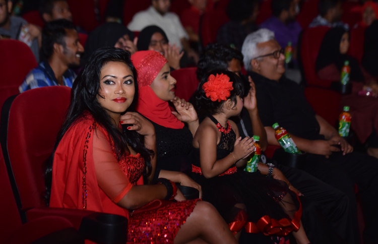 އަޅުވާނެ ފިލްމެއް ނެތް، ސިނަމާ ފަޅަށް