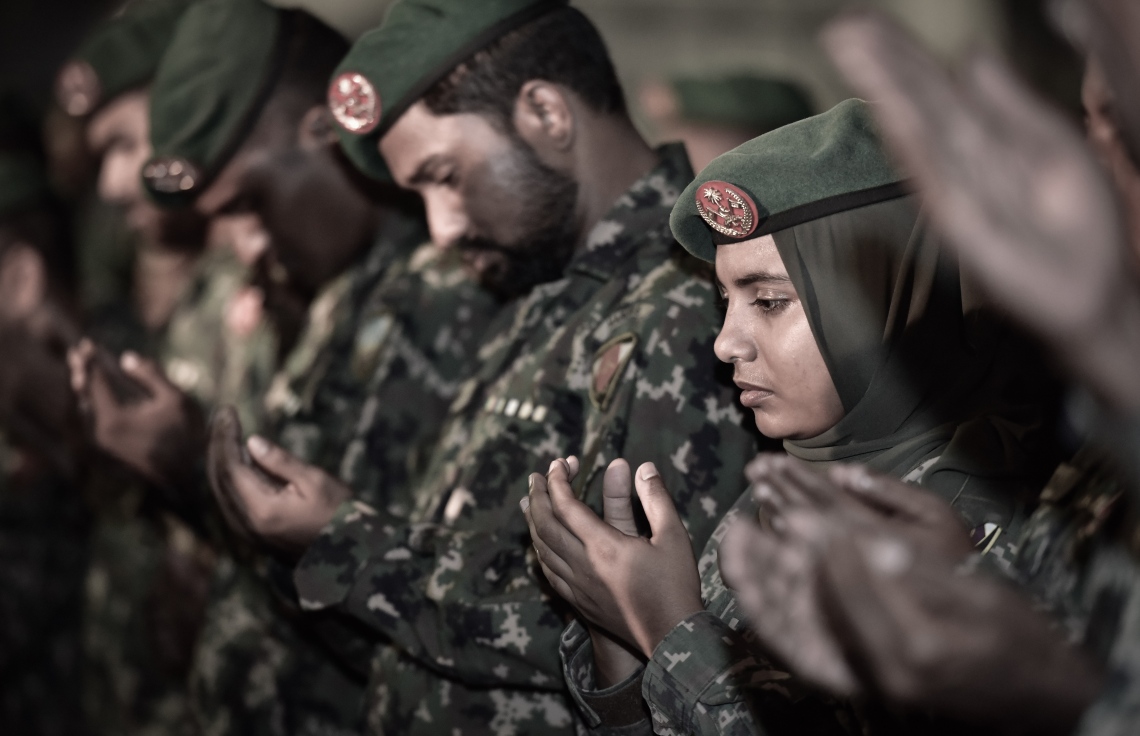 ނަސްރުގެ ދުވަހުގެ މުނާސަބަތުގައި ކަޅުތުއްކަލާ ކޮށީގައި ސިފައިން ބޭއްވި ހާާއްސަ ޖަލްސާގައި ސިފައިން ބައިވެރިވަނީ. -- ފޮޓޯ: ނިޝާން އަލީ/މިހާރު