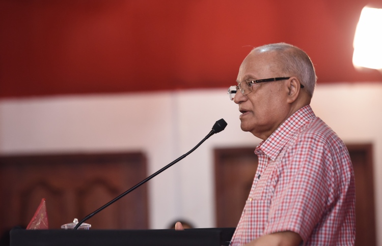 "މައުމޫން ޖަލަށް ބަދަލުކުރީ ހުން އައިސްފައި ހުއްޓާ"