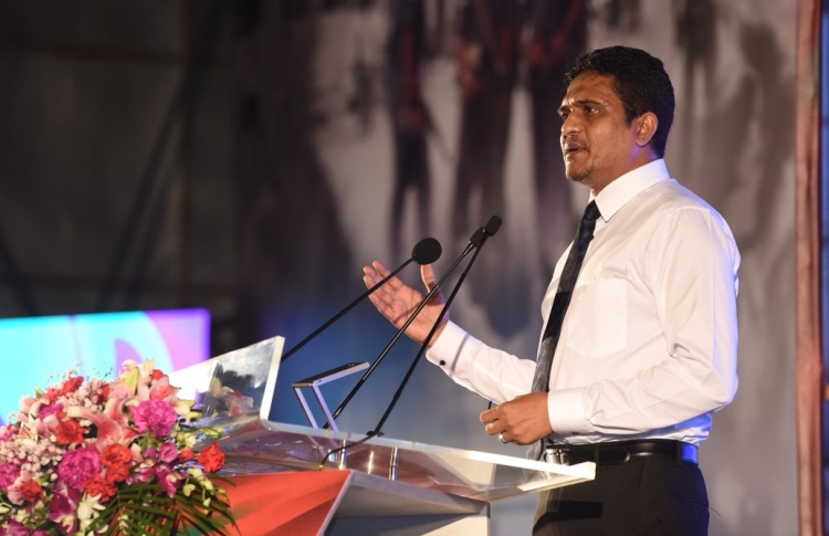 ނަޝީދާ އެކު އުޅެން މައުމޫން ލަދު ގަންނަން ޖެހޭ:ނިހާން