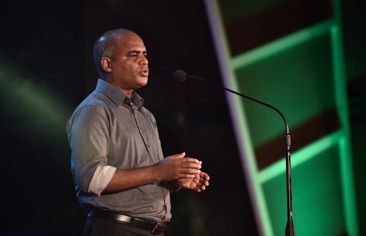 އެމްއޭސީއެލްގެ މުވައްޒަފުންނަށް ފްލެޓް އަޅަނީ