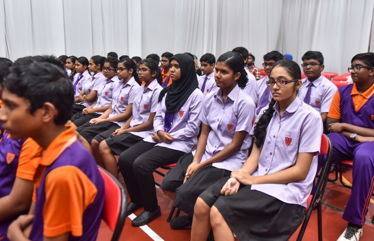 އިންޓަނޭޝަނަލް ސްކޫލުތަކަށް ޑޭޓާ ދިނުން ހުއްޓާލައިފި