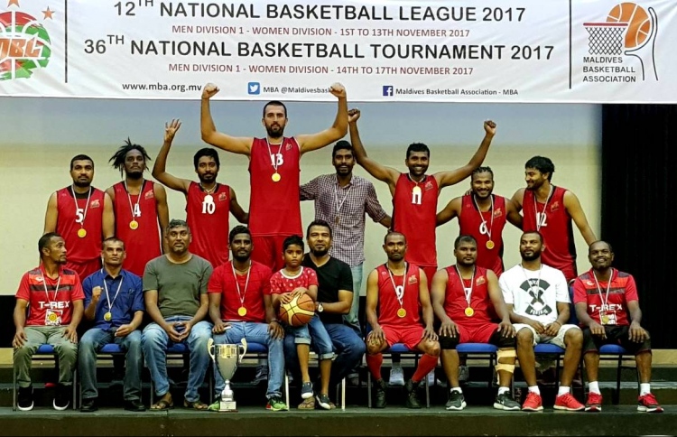 ކިންގްސް ހުއްޓުވައި ގައުމީ ޗެމްޕިއަންކަން ޓީރެކްސް އަށް