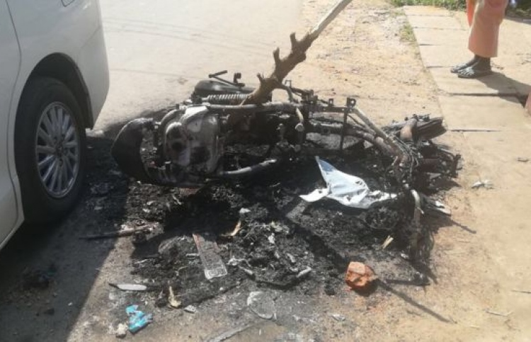 ލަންކާގެ ބުޑިސްޓުންނާއި މުސްލިމުން ތަޅާފޮޅުން ހިންގައިފި