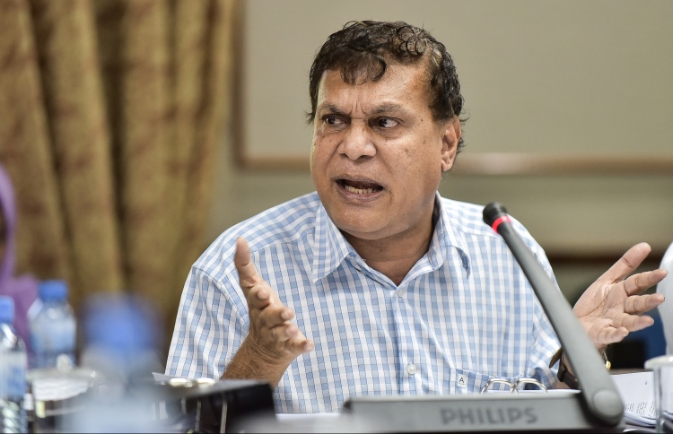 ޓެކްސްއާ ގުޅޭ ގާނޫނުތައް ފާހެއް ނުވާނެ: ޝަރީފް