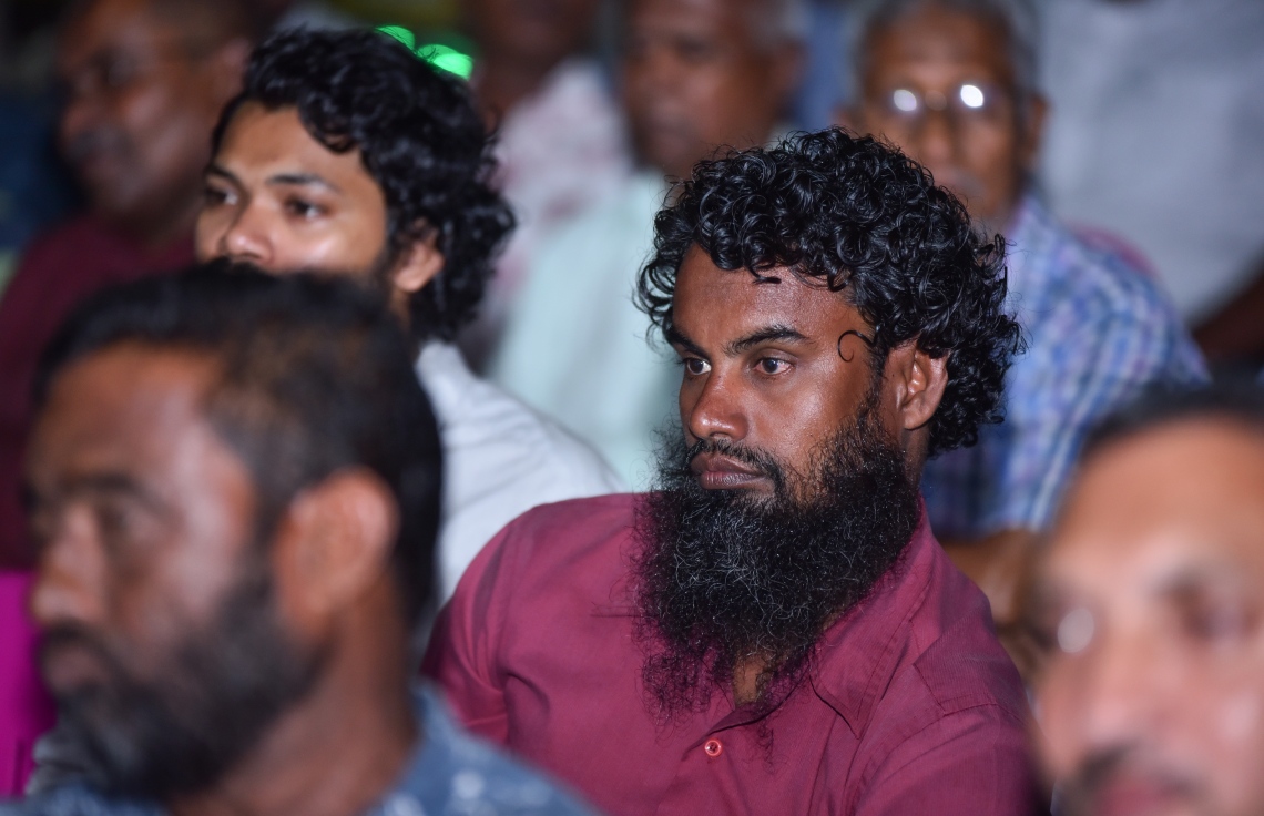 މާލެ: ނޮވެމްބަރު 21، 2017- ޕީޕީއެމުން މިރޭ ބޭއްވި ޖަލްސާގައި ބައިވެރިވެރިވި ބައެއް އާންމުން.---ފޮޓޯ: ހުސެއިން ވަހީދު/މިހާރު