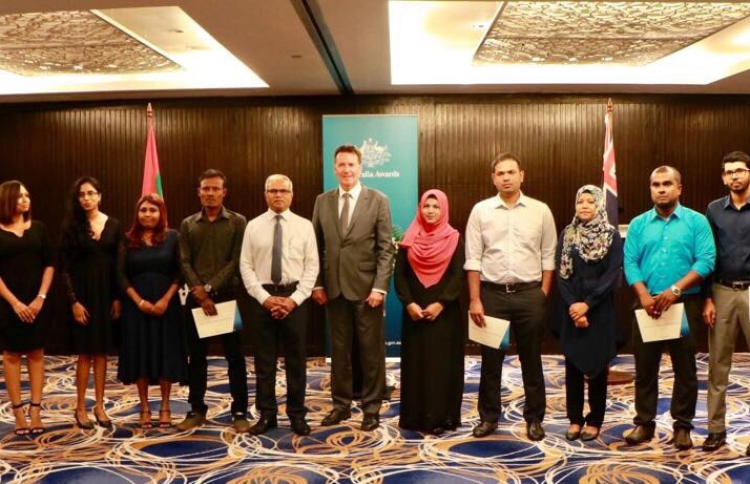 އޮސްޓްރޭލިއާ ސްކޮލަޝިޕްގެ ލިޔުން 10 ދަރިވަރަކަށް ދީފި