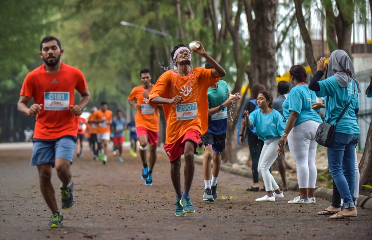 ދިރާގު ރޯޑު ރޭހުގެ ދުވުންތެރިންނަށް ޓްރެއިނިން ދެނީ