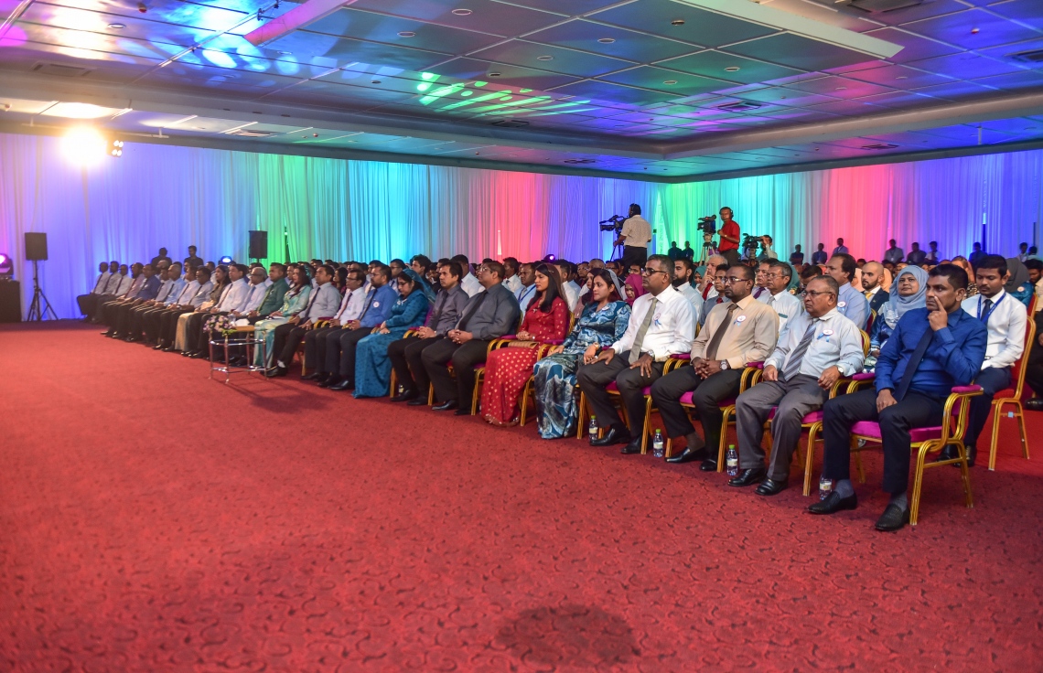 މާލެ: ނޮވެމްބަރު 26، 2017- މި އަހަރުގެ ޒުވާނުންގެ ގައުމީ ދުވަހުގެ ރަސްމީ ޖަލްސާ.---ފޮޓޯ: ހުސެއިން ވަހީދު/މިހާރު