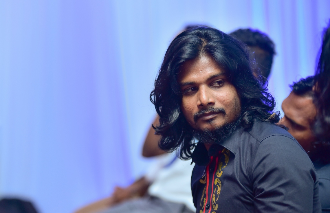 މާލެ: ނޮވެމްބަރު 26، 2017- މި އަހަރުގެ ޒުވާނުންގެ ގައުމީ ދުވަހުގެ ރަސްމީ ޖަލްސާގެ ތެރެއިން: މި އަހަރު ވަނީ އަށް މީހަކަށް ޒުވާނުންގެ އެވޯޑް ދީފައި.---ފޮޓޯ: ހުސެއިން ވަހީދު/މިހާރު