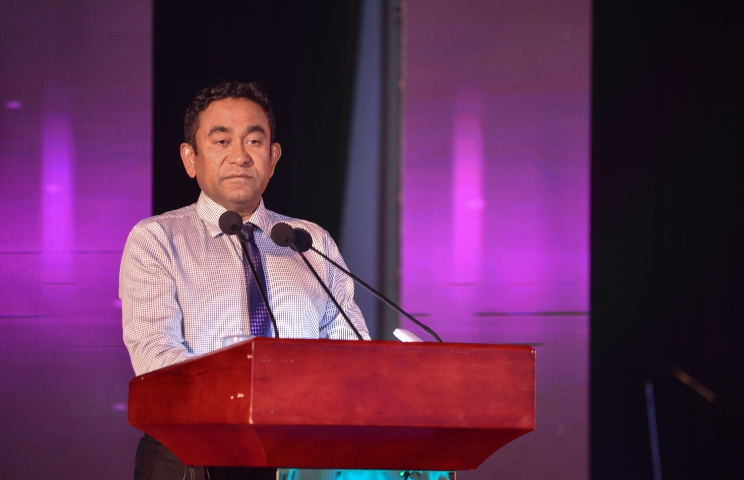 ޒުވާނުންގެ އެވޯޑު ދިނުމަށް ބޭއްވި ޖަލްސާގައި ރައީސް ޔާމީން ވާހަކަފުޅު ދައްކަވަނީ .---ފޮޓޯ: ހުސެއިން ވަހީދު/މިހާރު