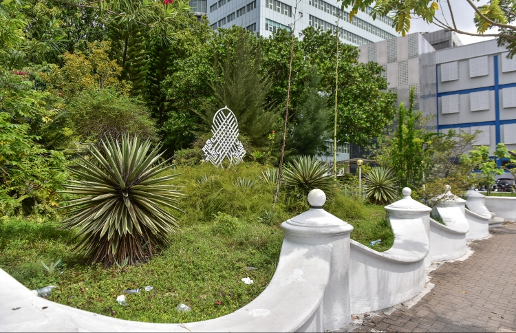 މިސްކިތުޕާކްގައި ހަދަން އުޅުނީ ލައިބްރަރީއަކާއި ކެފޭއެއް