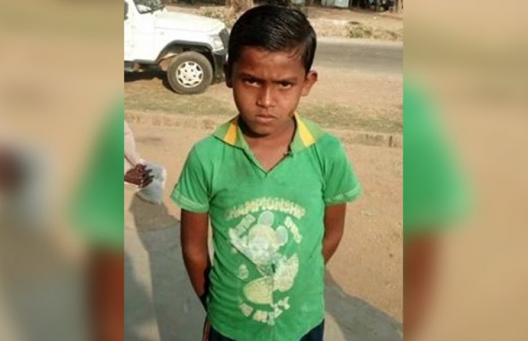 އިންޑިއާގައި އަވަށެއްގެ މުޑުދާރުކަން ނައްތާލި ކުޑަކުއްޖާ