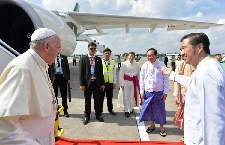 މިއަންމާގައި ދީނީ ގޮތުން ތަފާތު ނުކުރާ ކަމަށް ސިފައިން ބުނެފި