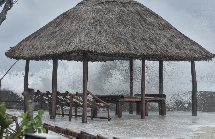 ތޫފާންގެ ބާރުގަދަ ވެއްޖެ: މެޓް