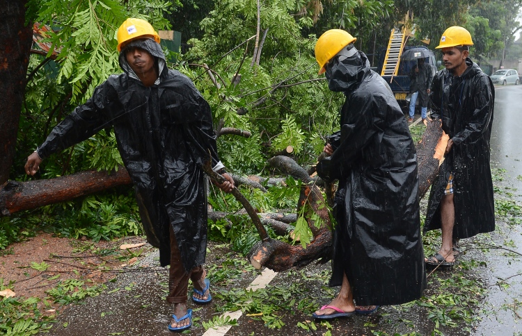 ތޫފާނުގައި ލަންކާ އާއި އިންޑިއާ އިން 16 މަރުވެއްޖެ