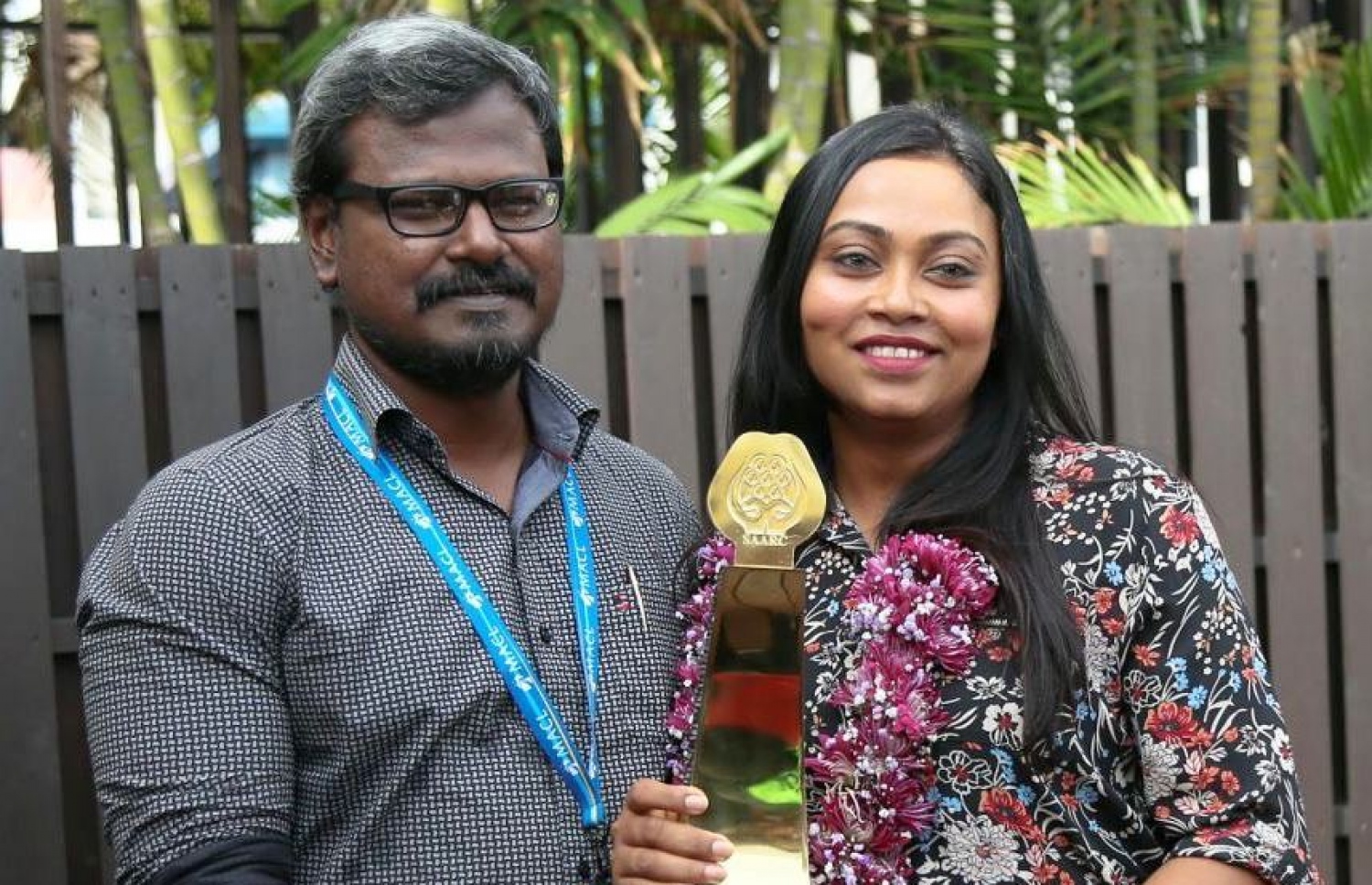 މި އަހަރު ސާކް ފިލްމް ފެސްޓިވަލްގެ މޮޅު ބަތަލާ ރިޝްމީ އެވޯޑާ އެކު، 2014 ގެ ސާކްގެ މޮޅު އެކްޓަރު ކޮޕީ އިއްސެއާ އެކު.