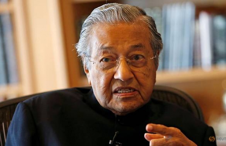 ބޮޑު ވަޒީރުކަމަށް މަހާތިރު ގެންނަން މަޝްވަރާ ކުރަނީ