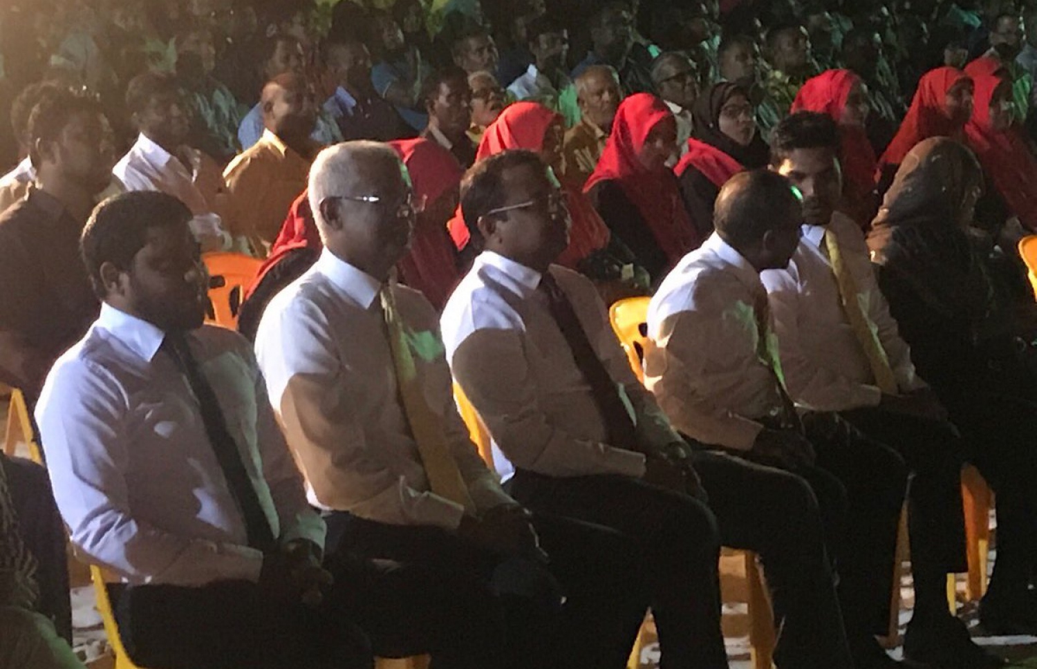 މަގޫދޫގައި އިދިކޮޅު ފަރާތްތަކުން ބޭއްވި ޖަލްސާގައި އިދިކޮޅު ޕާޓީތަކުގެ ބައެއް އިސްވެރިން ބައިވެރިވެ ވަޑައިގަންނަވަނީ