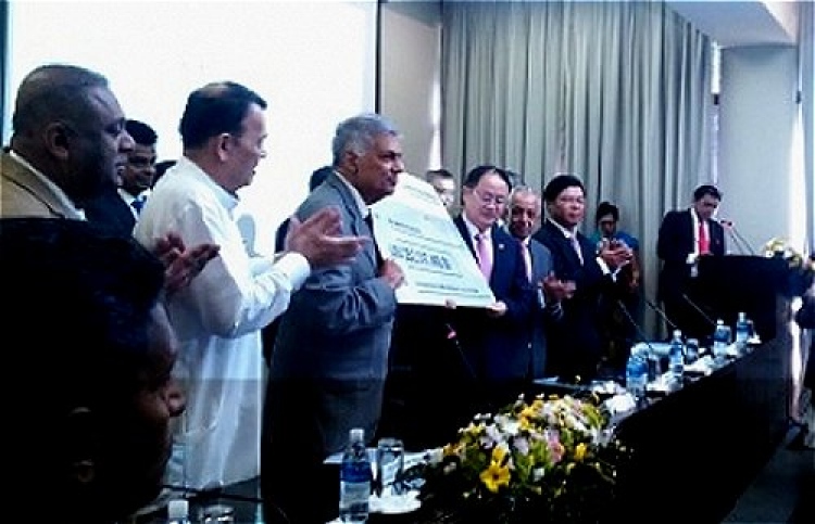 ހަމްބަންޓޯޓާ ބަނދަރު ރަސްމީކޮށް ޗައިނާއާ ހަވާލުކޮށްފި