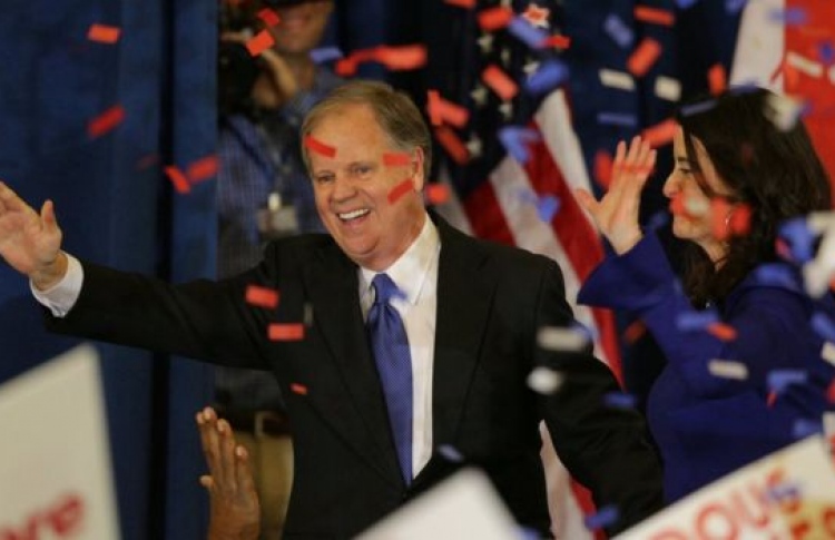 ދުނިޔޭގެ ސަމާލުކަން ލިބުނު އިންތިހާބު ޑިމޮކްރެޓުންނަށް