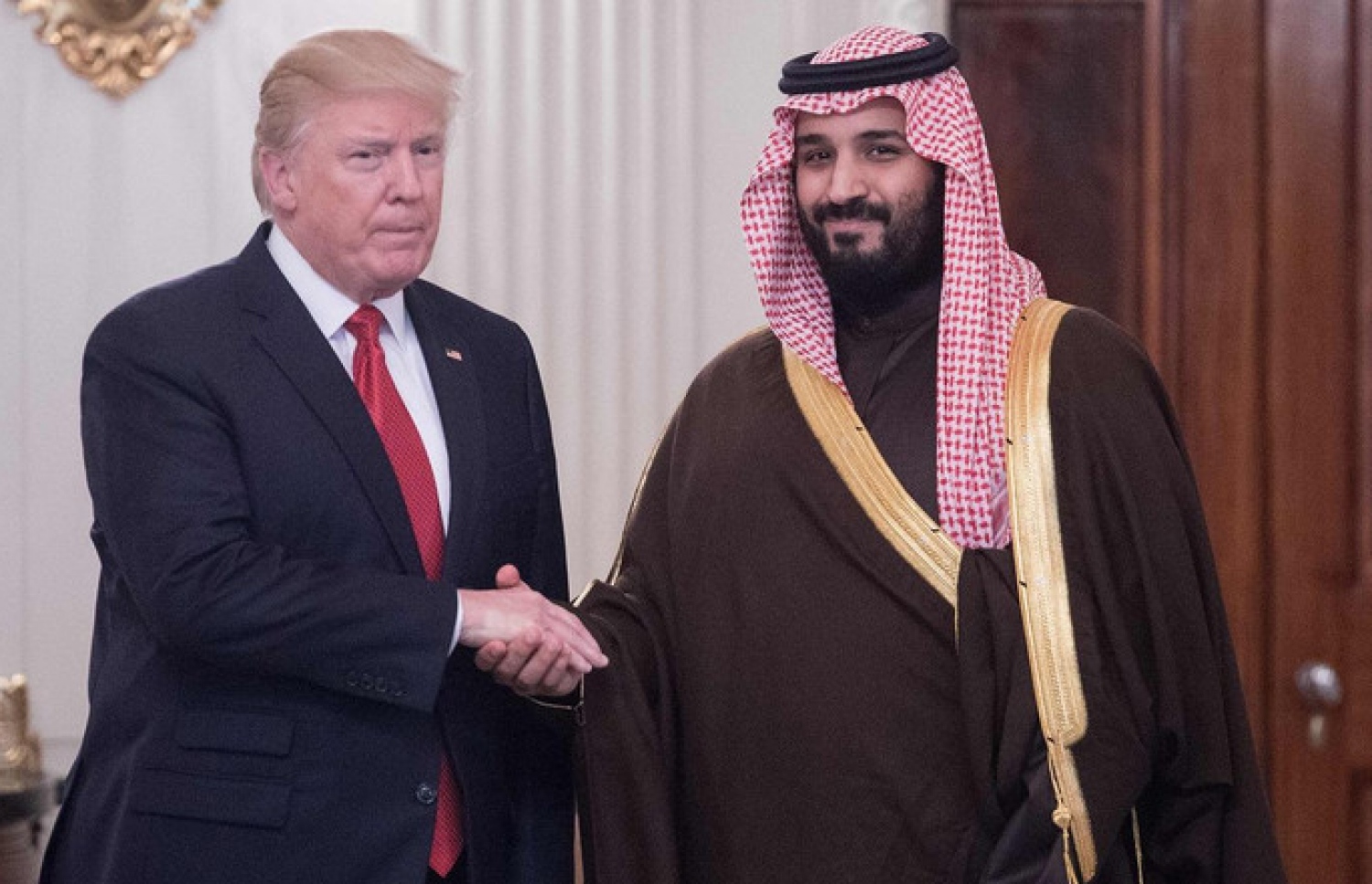 ސައޫދީ ވަލީ އަހުދު އަމީރް މުހައްމަދު ބިން ސަލްމާން އެމެރިކާ އަށް ވަޑައިގެން ރައީސް ޑޮނަލްޑް ޓްރަމްޕާ އެކު މަޝްވަރާ ކުރައްވަނީ. އޭއެފްޕީ