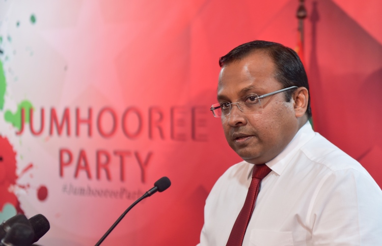 ރިޔާޒު މައްޗަށް ހިންގީ ސިޔާސީ ޝަރީއަތެއް: އިދިކޮޅުޕާޓީ