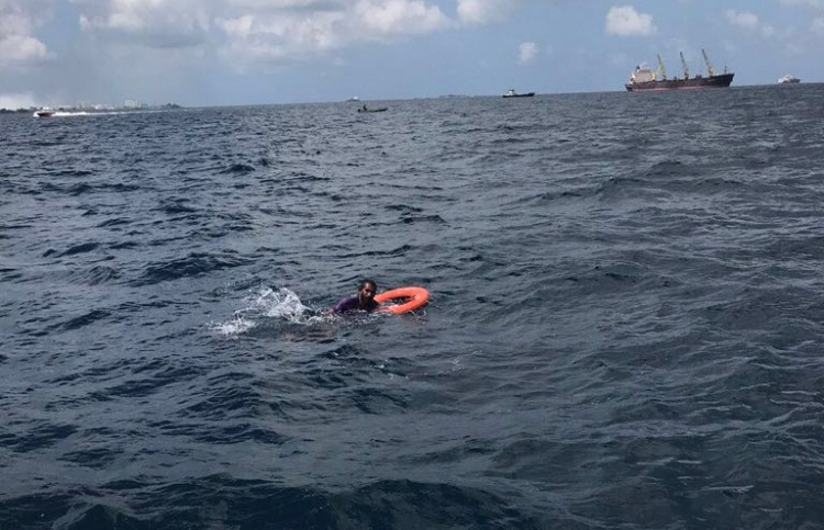 އޮޔާދިޔަ މީހަކާއި ޑިންގީއެއް ސަލާމަތްކޮށްފި