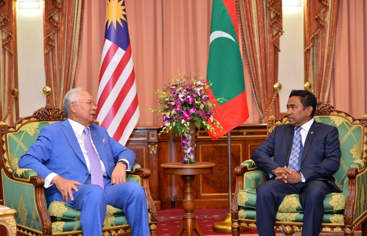 މިތިބީ ރޮހިންޖާ އާއި ފަލަސްތީނާ އެކުގައި: ނަޖީބު