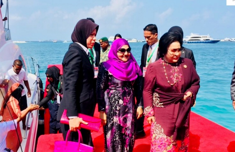 ނަޖީބުގެ އަނބިކަނބަލުން ފިޔަވައްޗަށް ވަޑައިގެންފި