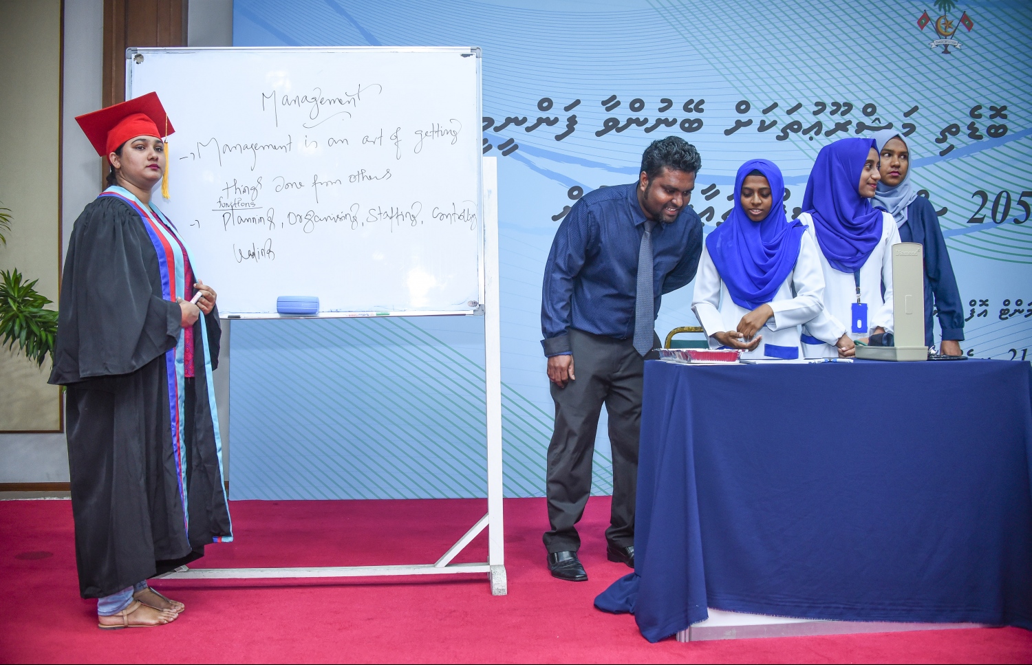 ދަރުބާރުގޭގައި މިއަދު ފެށި ހަޔަ އެޑީއުކޭޝަން ފެއާގެ ތެރޭގައި: މަތީ ތައުލީމް ހާސިލްކުރަން ފާއިތުވި ހަތަރު އަހަރުގެ ތެރޭގައި 5000 އަށްވުރެ ގިނަ ފުރުސަތު ވަނީ ފަހިކޮށްދީފައި.-- ފޮޓޯ: ނިޝާން އަލީ/ މިހާރު