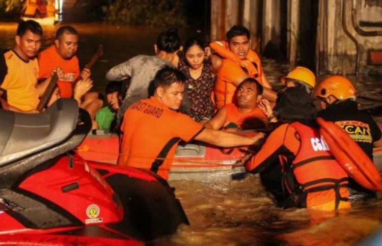 ފިލިޕީންސްގެ ތޫފާނުގައި 180 އަށް ވުރެ ގިނަ މަރު