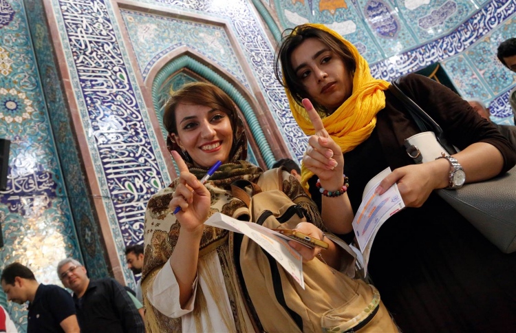 ތެހެރާންގައި މިހާރު ބުރުގާ މަޖުބޫރެއް ނޫން: ފުލުހުން